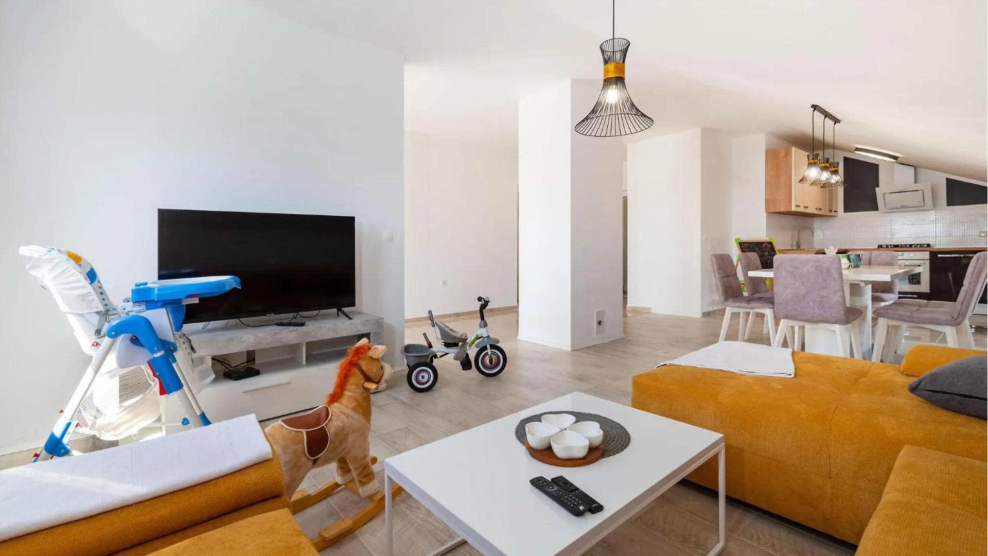 Lovely Apartment In Maslenica With House Sea View Kroatien