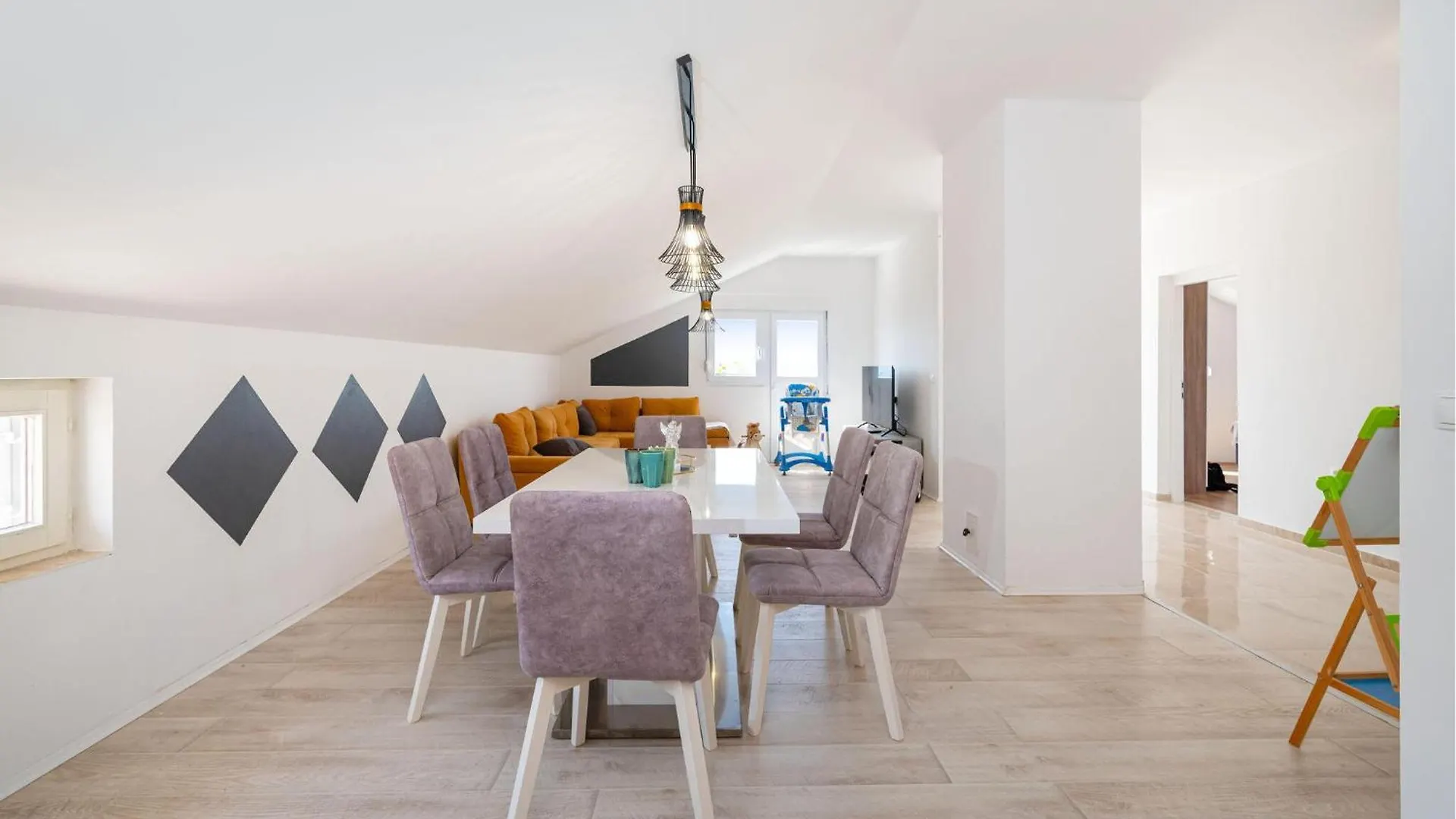 Lovely Apartment In Maslenica With House Sea View Kroatien